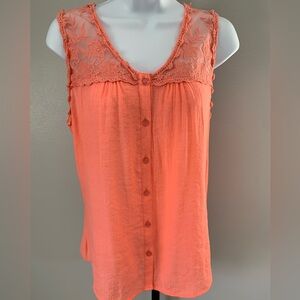 E M Lace Buttoned Tank Top
